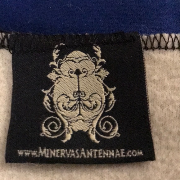 Minerva’s Antennae soft shall wrap in cream - Picture 3 of 7